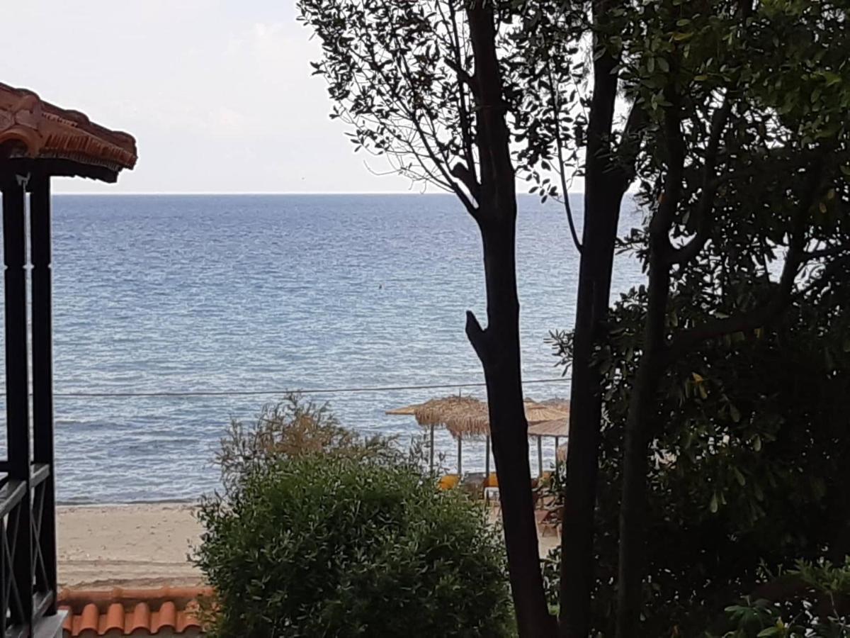 Sofia'S Pearl Beachfront Maisonette Nea Kallikrateia Екстер'єр фото